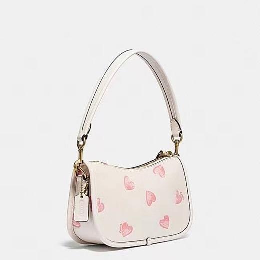 价值2900 七夕礼遇，立减200！限定款CH爱心印花SWINGER 20号手袋/腋下包/桃心单肩包 光滑小牛皮+3D立体印花爱心 一包多用 甜美可爱又精致复古 超小清新 预售 商品图3