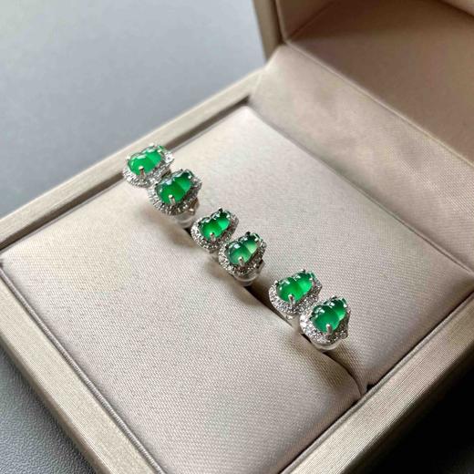 高冰种湖水绿翡翠葫芦耳钉18k白金钻石镶嵌 商品图5