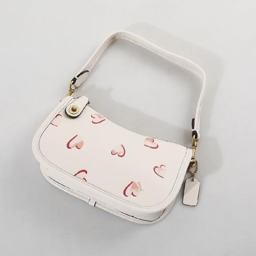 价值2900 七夕礼遇，立减200！限定款CH爱心印花SWINGER 20号手袋/腋下包/桃心单肩包 光滑小牛皮+3D立体印花爱心 一包多用 甜美可爱又精致复古 超小清新 预售 商品图9