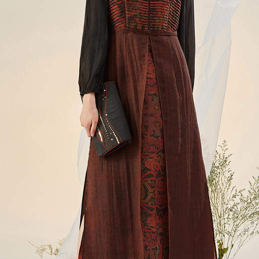 TANGY Collection/天意精品2021年秋冬新品原创线迹片珠莨绸包包 商品图1