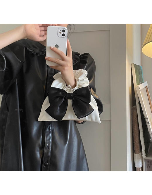 【女包】。FRUITY韩版chic设计感云朵凹造型小包女百搭网红手拎pu软皮包包 商品图5