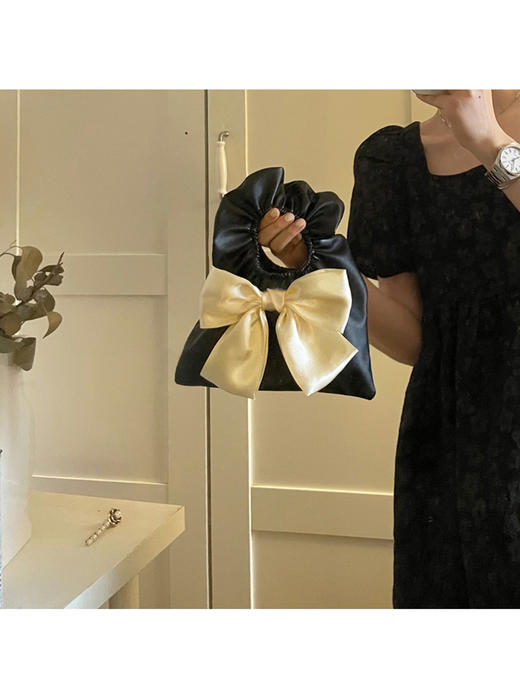 【女包】。FRUITY韩版chic设计感云朵凹造型小包女百搭网红手拎pu软皮包包 商品图1