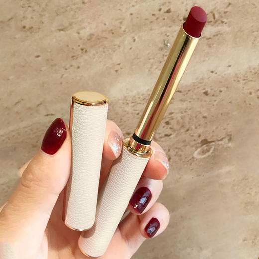 【美妆个护】PIPL小羊皮细管口红小众品牌防水防汗豆沙色奶茶色 商品图0