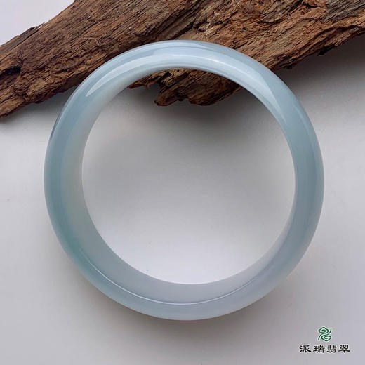 派瑞翡翠 翡翠手镯 糯种 淡绿色 商品图0