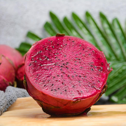 【红颜惹人爱】红心火龙果 娇艳欲滴 嫩滑多汁 淡淡香味 馋得口水直流 商品图1