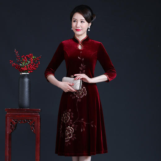 上海旗袍厂JC-JY-208春秋新款婚宴喜庆妈妈装金丝绒水墨画连衣裙婆婆礼服 商品图3