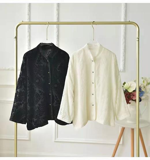 丁摩【断码清仓】 新中式真丝丝绒衬衫高定烧花提花玉石扣外套宽松立领上衣Q121178 商品图3