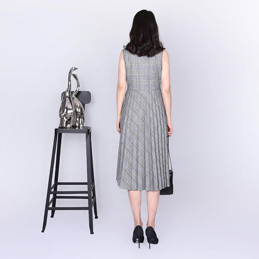 SAINT L’UCK/圣媛女装新款V领格子连衣裙SA120L04 商品图3