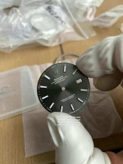 【NOOB高品质版本】劳力士2017款日志型系列（官方型号M126300-），镀18K白金，复刻3235自动机械机芯，，百分百正品开模，乱真货，新版折叠扣，直径41x厚13mm，蓝宝石镜面，折叠扣。 商品图11