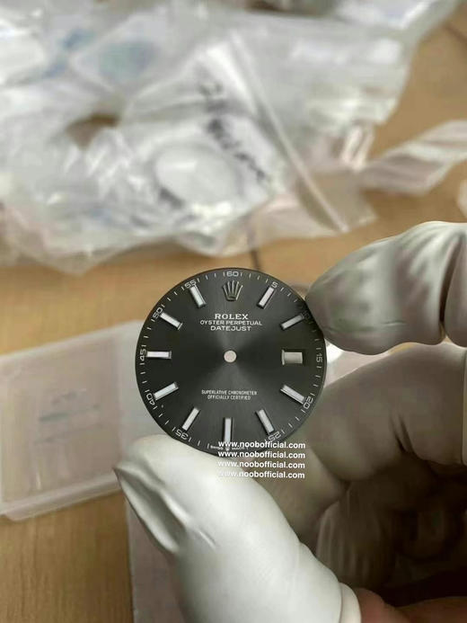 【NOOB高品质版本】劳力士2017款日志型系列（官方型号M126300-），镀18K白金，复刻3235自动机械机芯，，百分百正品开模，乱真货，新版折叠扣，直径41x厚13mm，蓝宝石镜面，折叠扣。 商品图14