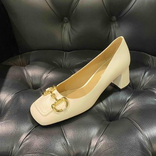 LFGJ 12702  马衔扣方头粗跟气质高跟通勤舒适 商品图0