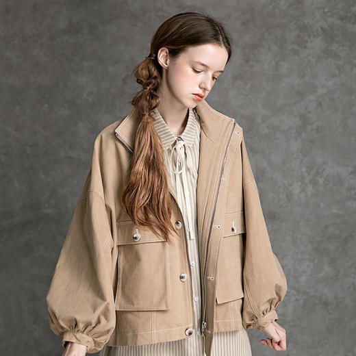 famecoco范可儿秋季外套女纯棉长袖立领灯笼袖宽松休闲短款D216AB303 商品图1