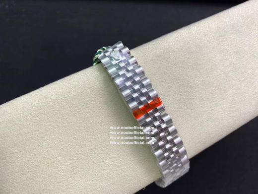 WF 新力作《劳力士Rolex女表蚝式日志型31mm腕表》1：原装开模，表壳直径保持与原装一致31毫米。采用904L不锈钢来锻造不锈钢腕表表壳，具备高抗腐蚀性。 商品图3