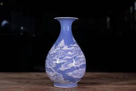 蓝釉堆白渔翁垂钓玉壶春瓶