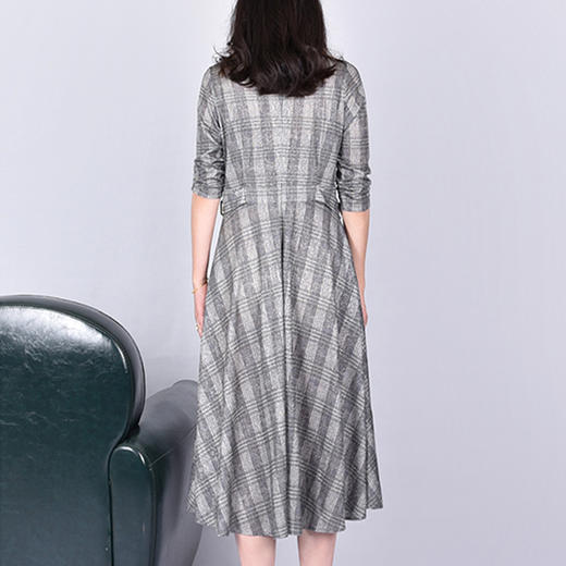 SAINT L’UCK/圣媛女装春季新款中长款V领格子连衣裙SA120L14 商品图2