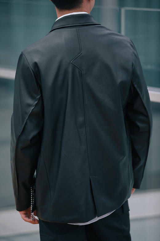 S13905118链条设计感PU西服 商品图3
