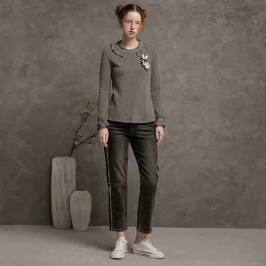 famecoco范可儿长袖t恤女秋季圆领修身纯色复古蕾丝上衣D216BB300 商品图4