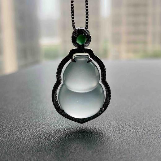 玻璃种厚庄翡翠葫芦18k白金钻石沙弗莱石镶嵌 商品图10