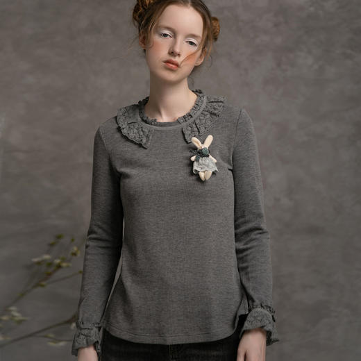 famecoco范可儿长袖t恤女秋季圆领修身纯色复古蕾丝上衣D216BB300 商品图2