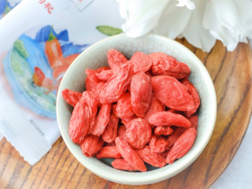 枸杞分黑红，你知道有什么不同吗？