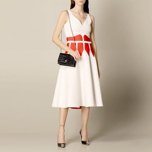 【二】ALEXANDER MCQUEEN 亚历山大.麦昆 女士小号鳄鱼纹皮革斜挎单肩骷髅包 黑色 613088 1HB0I 1001 商品图3