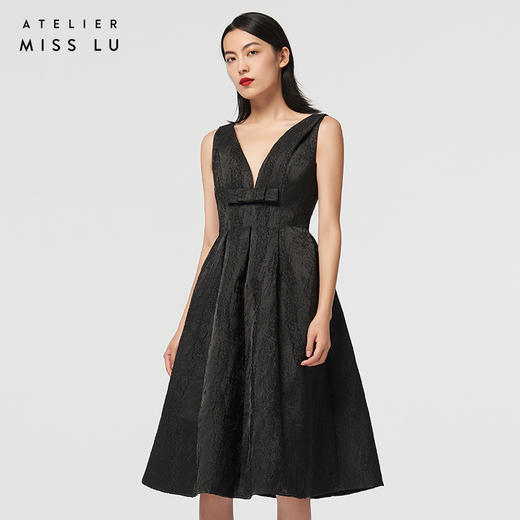 【荆棘花园】AtelierMissLu弧型V领黑色立体肌理面料气质连衣裙/0000645A 商品图0