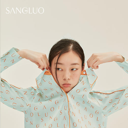 SANGLUO帅气廓形满底印花衬衫裙男友式叠穿不可少小众感上衣 商品图3