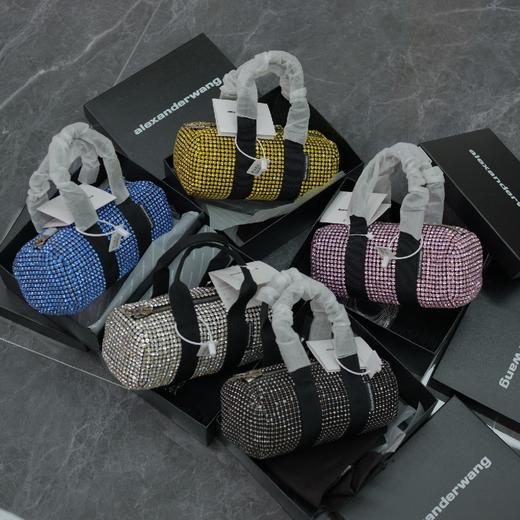 价值7800 大W新款手拎钻包/枕头包 百搭实用 时尚个性 适合各种搭配 吸睛出街造型 女神们人手一枚！带齐全套包装礼盒 商品图0