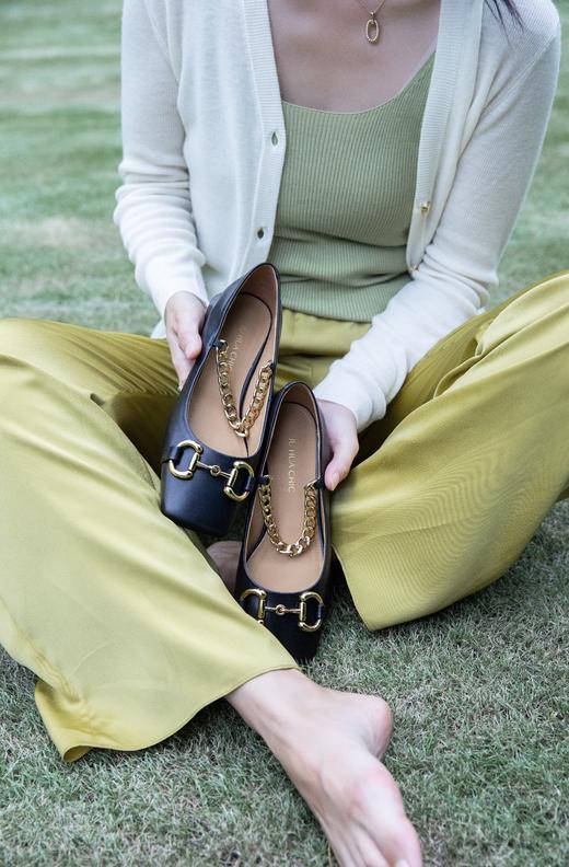 【断码特惠不退换】法式低跟方头链条皮鞋-甄选头层胎牛皮  内里鞋垫绵羊皮 柔软贴脚 含蓄方头 尽显温婉 精致马蹄扣 时髦百搭 黑棕两色 优雅秋日随心选 商品图12