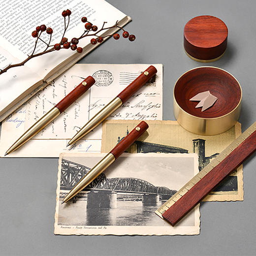 南周文创-阅读时光礼盒 （签字笔+牛皮笔套+镇纸+尺子套装） 商品图3