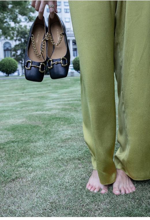 【断码特惠不退换】法式低跟方头链条皮鞋-甄选头层胎牛皮  内里鞋垫绵羊皮 柔软贴脚 含蓄方头 尽显温婉 精致马蹄扣 时髦百搭 黑棕两色 优雅秋日随心选 商品图13