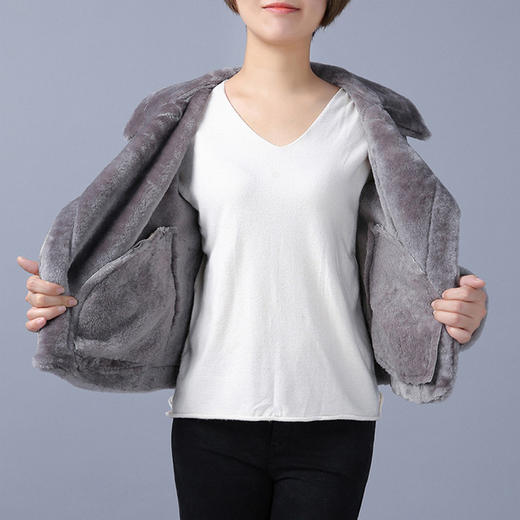 【服饰鞋包】新款整皮皮毛一体女士外套机车服真羊皮羊毛皮草外套短款厚实 商品图3
