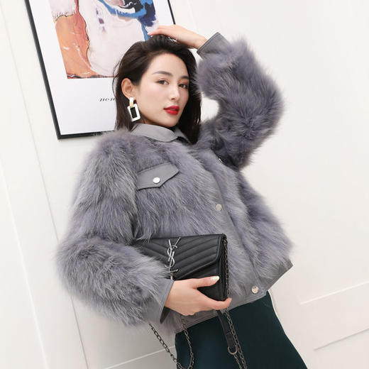 【服饰鞋包】女新款真毛海宁狐狸貉子皮草外套短款机车服网红同款年轻韩 商品图3