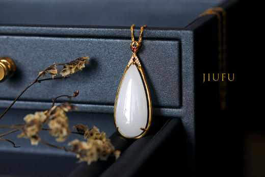 18K黄金和田玉（白玉）镶钻吊坠   /水滴17*38mm 商品图2