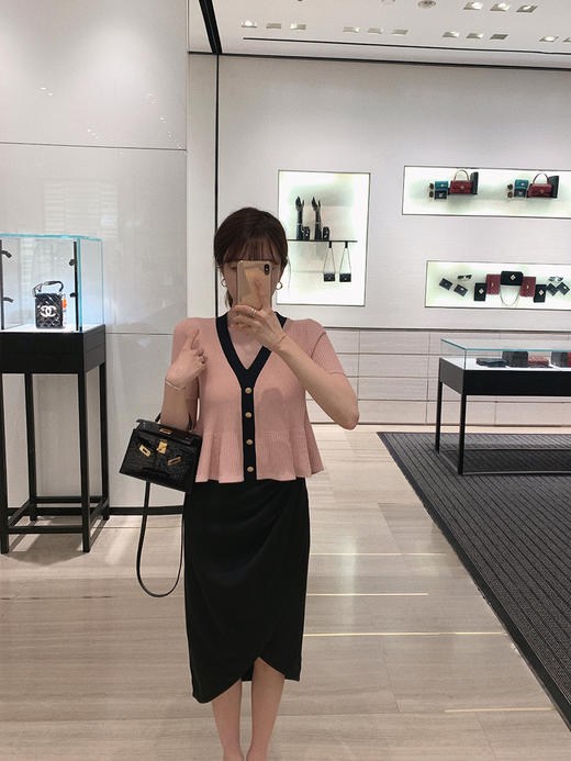 【金蘑菇菇 法兰西香香】断码特价XS  法式v领轻奢撞色针织衫小个子短上衣 商品图1