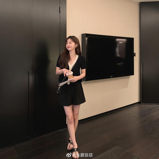 【金蘑菇菇 法兰西香香】断码特价XS  法式v领轻奢撞色针织衫小个子短上衣 商品图3