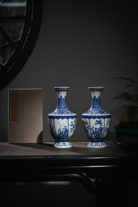 涂杏花：青花十二花神方肩瓶