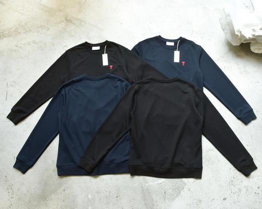 2色经典色入  A.M.1 红爱心刺绣卫衣 WY502 商品图2