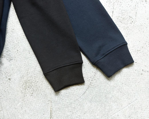 2色经典色入  A.M.1 红爱心刺绣卫衣 WY502 商品图9