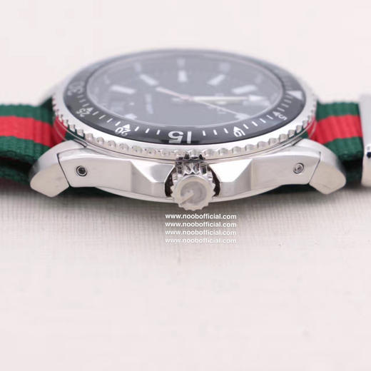 海外渠道正品✳️品牌: 古驰 GUCCI®原单新品✳️类型:古驰最新潜水款款系列✳️表带:时尚尼龙带表带✳️机芯:原装瑞士石英机芯 商品图3