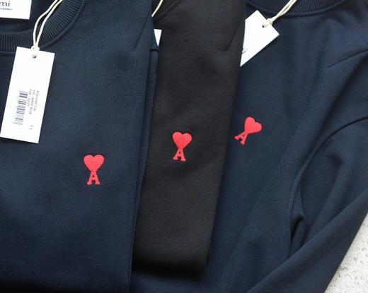 2色经典色入  A.M.1 红爱心刺绣卫衣 WY502 商品图7
