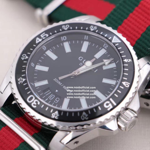 海外渠道正品✳️品牌: 古驰 GUCCI®原单新品✳️类型:古驰最新潜水款款系列✳️表带:时尚尼龙带表带✳️机芯:原装瑞士石英机芯 商品图1