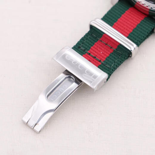 海外渠道正品✳️品牌: 古驰 GUCCI®原单新品✳️类型:古驰最新潜水款款系列✳️表带:时尚尼龙带表带✳️机芯:原装瑞士石英机芯 商品图11