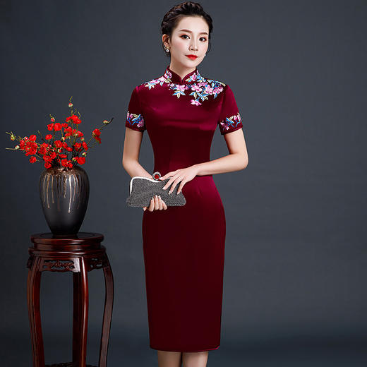 上海旗袍厂LHS-L1011新款刺绣中长款旗袍宴会婚宴大码旗袍裙 商品图1