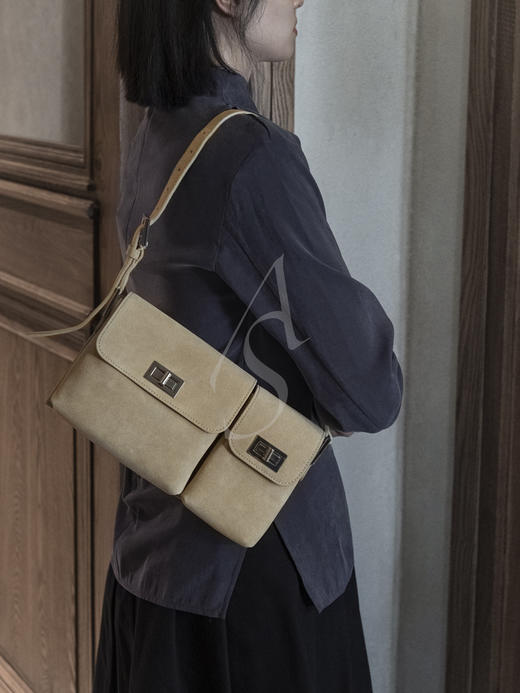 By Far  黑色亮面/浅咖色麂皮/深棕色麂皮Billy腋下包 商品图8