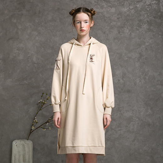 famecoco范可儿休闲连衣裙宽松连帽卫衣裙F216FA008 商品图0