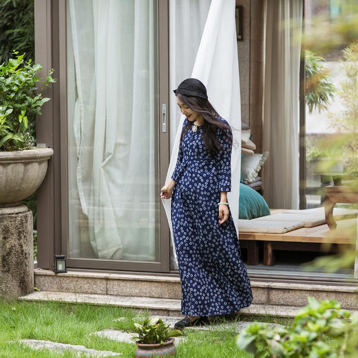 【林栖设计小店】蓝印花布系列春秋装新款蓝染印花修身长裙碎花连衣裙长款 1911220 商品图5