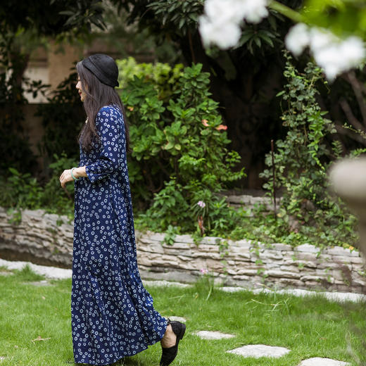 【林栖设计小店】蓝印花布系列春秋装新款蓝染印花修身长裙碎花连衣裙长款 1911220 商品图4