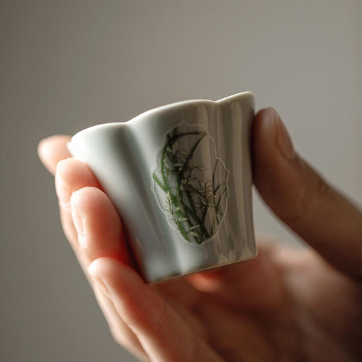 束刻 古青/海棠茶杯 口径5.4cm 高4.5cm 满容30ml 古青手绘兰花绣球花茶杯文人器功夫茶具海棠茶杯花口小品茗杯 商品图8