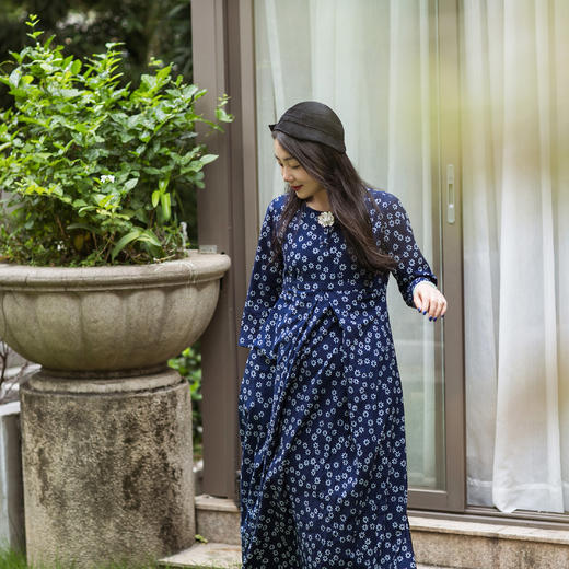 【林栖设计小店】蓝印花布系列春秋装新款蓝染印花修身长裙碎花连衣裙长款 1911220 商品图1